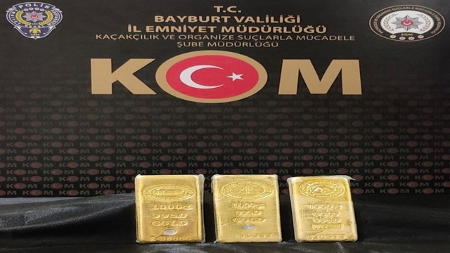 Bayburt'ta otomobilde 3 kilogram külçe altın ele geçirildi
