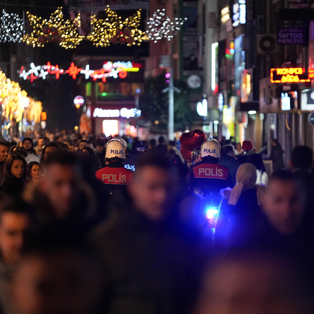 İzmir'de polisten yılbaşı denetimi