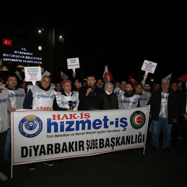 Diyarbakır'da bazı belediyelerde işten çıkarılan işçilerin eylemi sürüyor