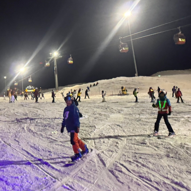 Erciyes'te yeni yıl öncesi 'gece kayağı'