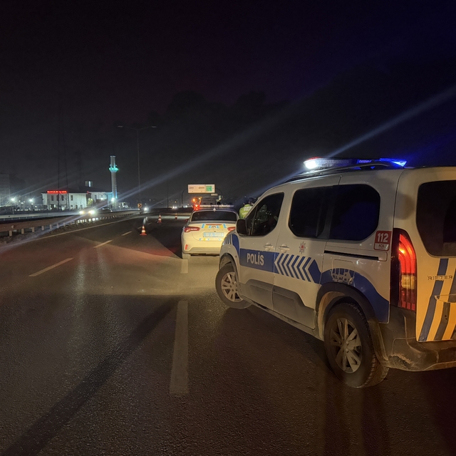 Bursa'da vince çarpan motosikletteki 2 kişi ağır yaralandı