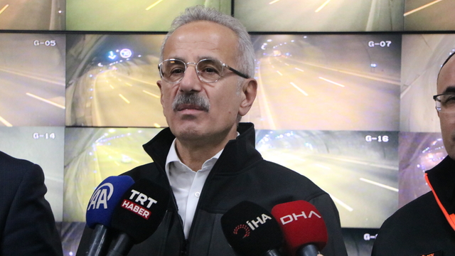 Bakan Uraloğlu: İstanbul Havalimanında aynı anda 3 uçağın iniş ve kalkış yapabilmesi imkanını kazandıracağız