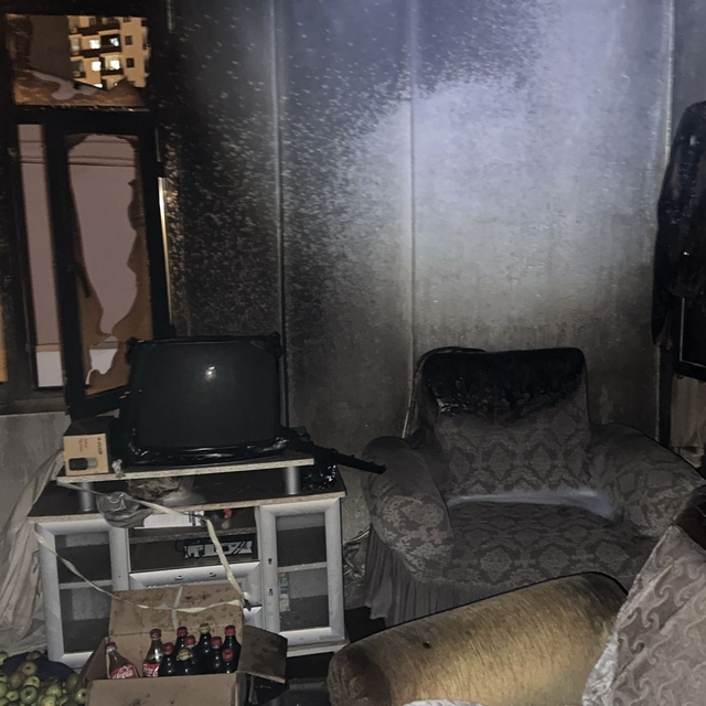 Mersin'de yılbaşı gecesi ev yangınında 3 kişi dumandan etkilendi