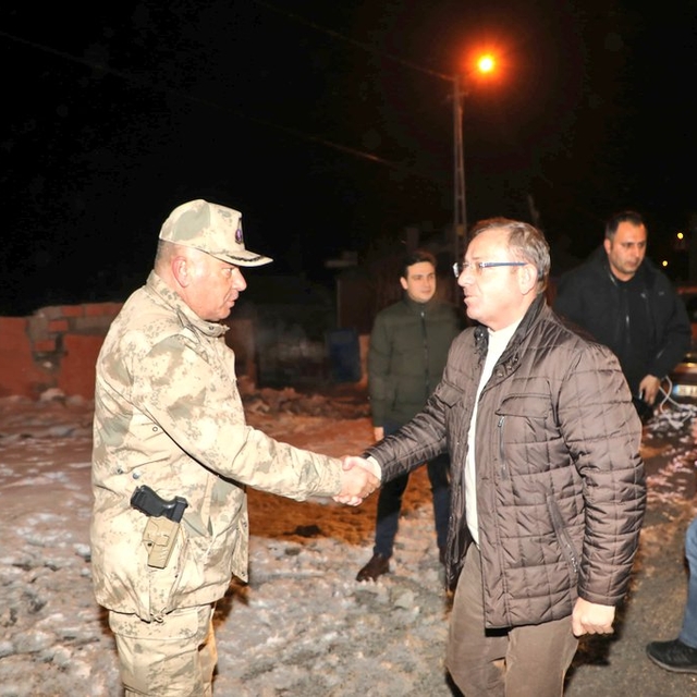 Kars Valisi Polat, görev başındaki personelin yeni yılını kutladı