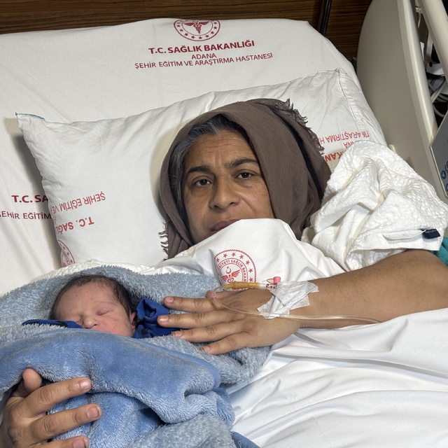 Adana'da yılın ilk bebeği "Umut" oldu