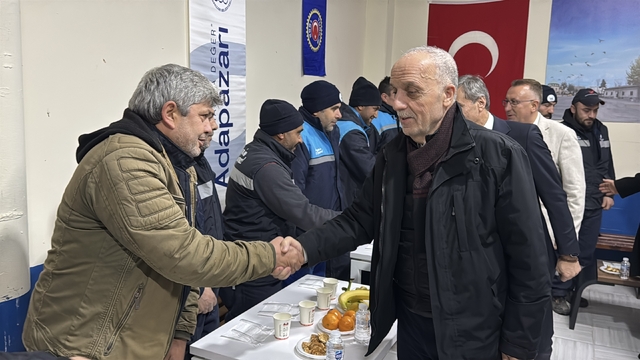 TÜRK-İŞ Genel Başkanı Atalay, 2025'e temizlik işçileriyle girdi: