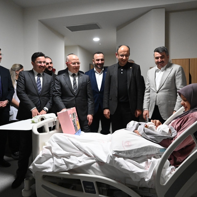 Bursa'da yeni yılın ilk bebeğinin adı "Bilge" oldu