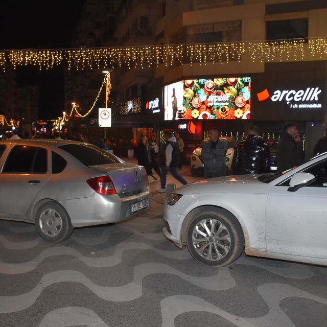İzmir'de yılın ilk trafik cezası alkollü çıkan stajyer sürücüye kesildi