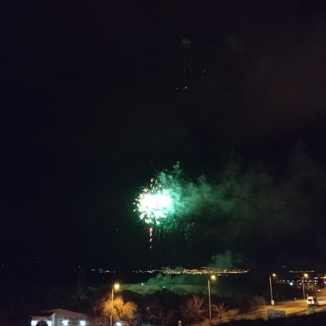 Yerli ve yabancı turistler 2025'i Kapadokya'da karşıladı