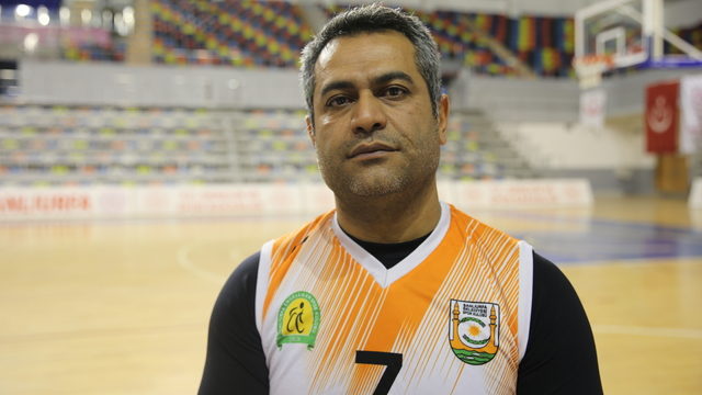 Eve bağımlı engellinin hayatı basketbolla değişti