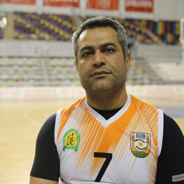 Eve bağımlı engellinin hayatı basketbolla değişti