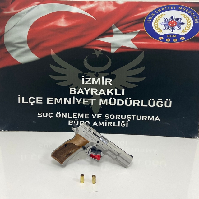 İzmir'de yılbaşı gecesi havaya ateş açan şüpheliye adli işlem