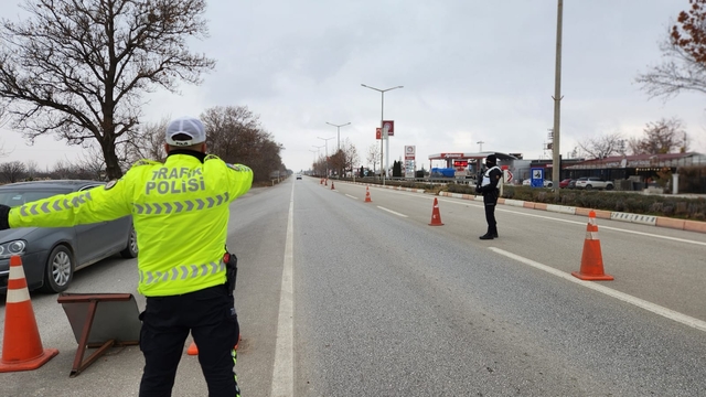 Karaman'da polis ekipleri yılbaşı denetimi yaptı
