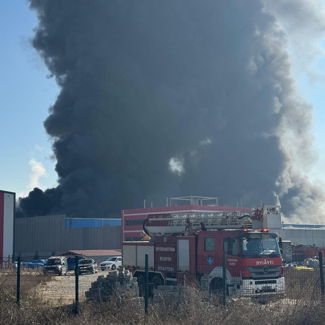 Kırklareli'de oyuncak fabrikasında yangın (2)