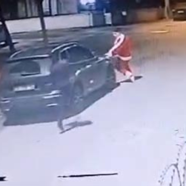 Noel Baba kostümlü şüpheli, kavga ettiği kişileri bıçakladı: 1 ölü, 1 yaral...