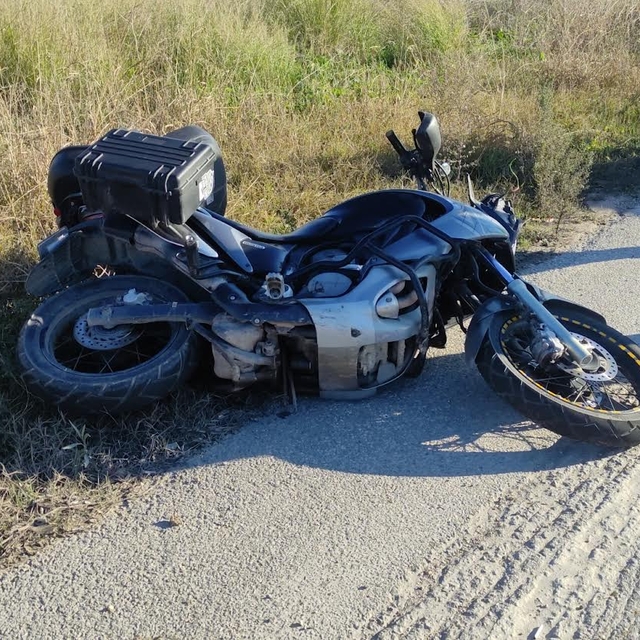 Otomobile çarpan motosikletin sürücüsü öldü