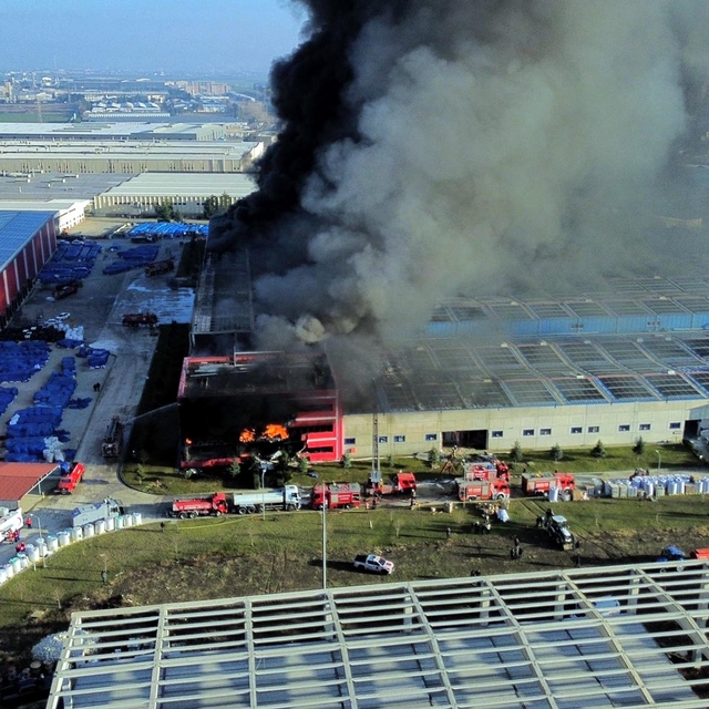Kırklareli'de oyuncak fabrikasında yangın (3)