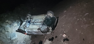 Tokat’ta uçuruma devrilen otomobildeki 4 kişi yaralandı 