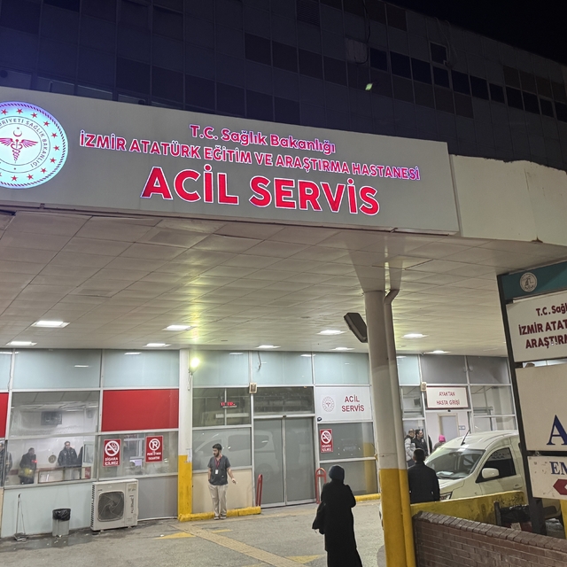 İzmir'de çıkan bıçaklı kavgada 1 kişi ağır yaralandı