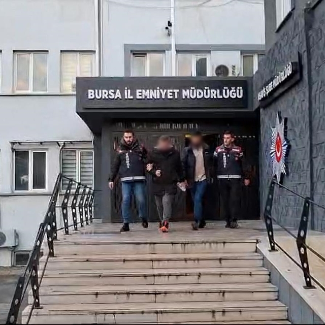 Telefonla aradıkları anneyi, oğlu olduğunu söyleyip 1 milyon 200 bin lira d...