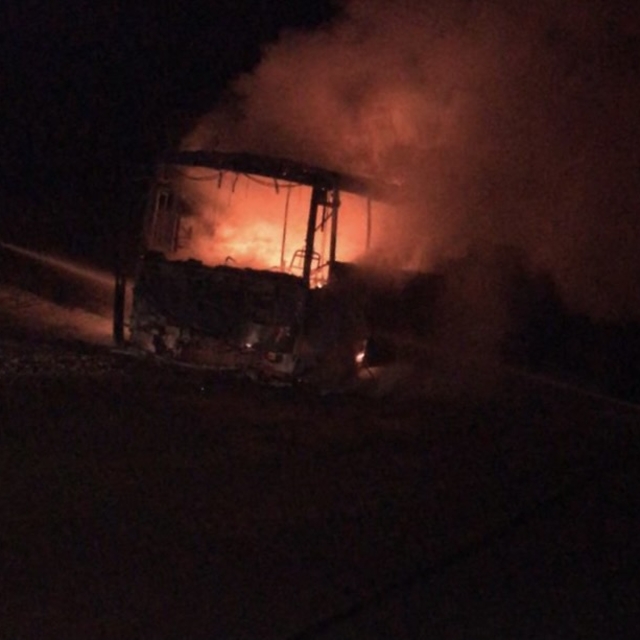 Trabzon'da midibüste çıkan yangın söndürüldü