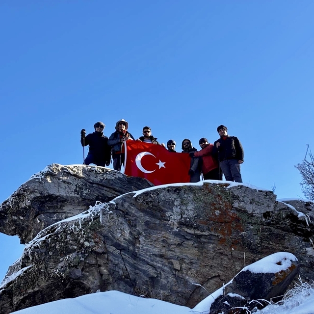 Kırşehirli dağcılar, yeni yılın ilk tırmanışını Gönül Dağı'na gerçekleştird...