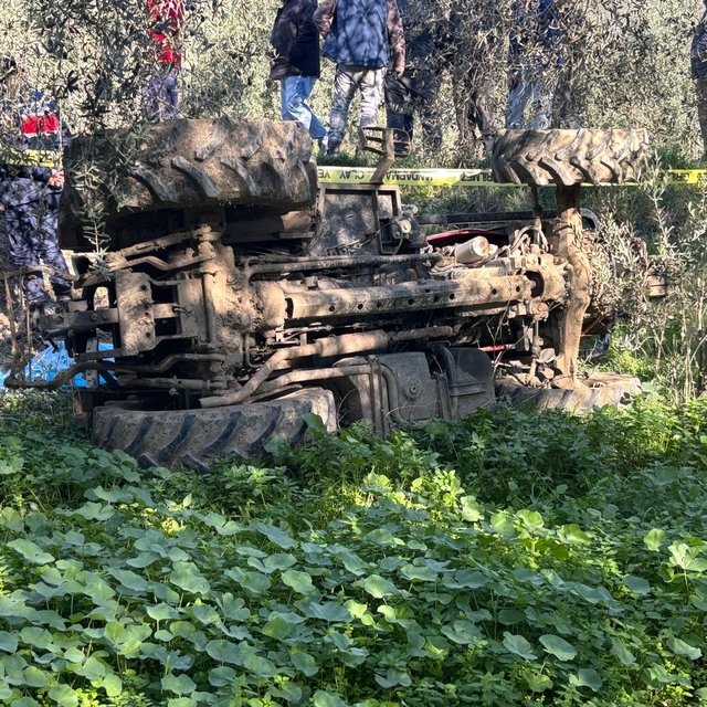 Bursa'da devrilen traktörün altında kalan sürücü öldü