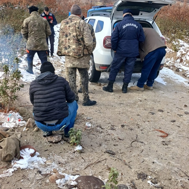 Afyonkarahisar'da kaçak avcılık yapan 4 kişiye para cezası uygulandı