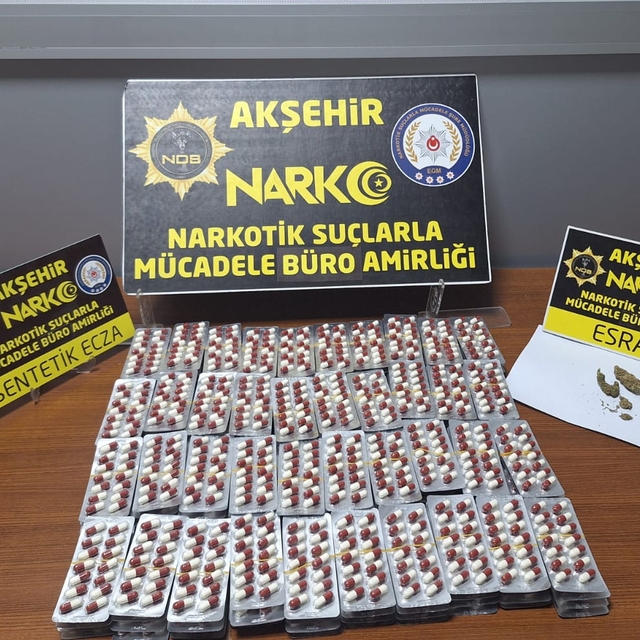 Konya'da çantasında uyuşturucu ele geçirilen zanlı tutuklandı