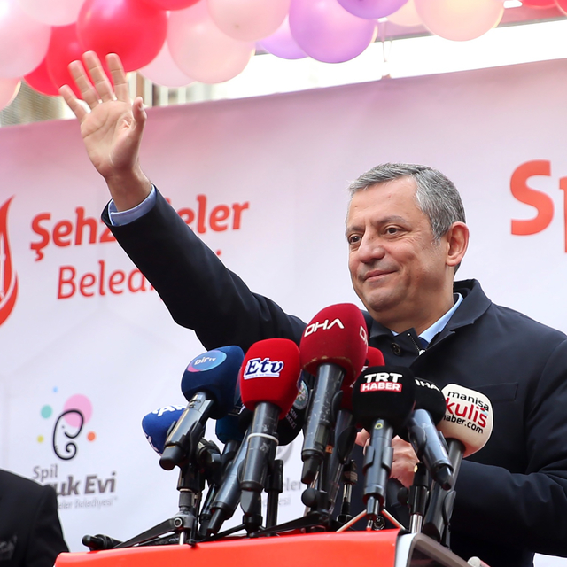 CHP Genel Başkanı Özel, Manisa'da çocuk evi açılışında konuştu: