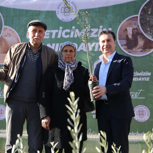 Muğla'da "Her Kapıda Bir Fidan Projesi" ile yanan alanlar yeşerecek