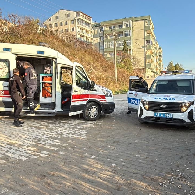 Kocaeli'de bıçaklı kavgada 1 kişi yaralandı