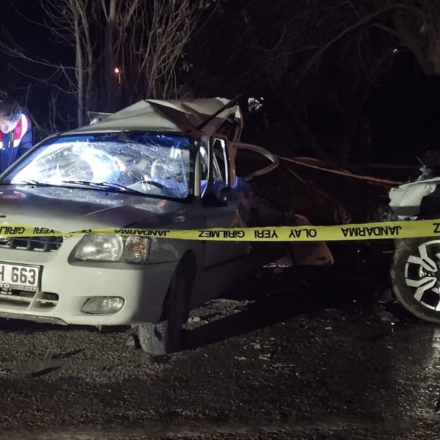 Sinop'ta iki otomobilin çarpıştığı kazada 2 kişi öldü, 2 kişi yaralandı