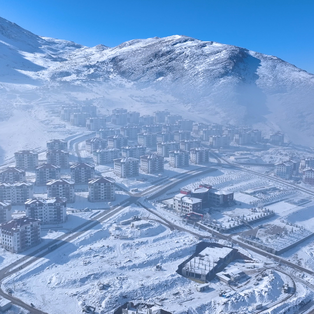 Elbistan'da depremzedeler yeni yuvalarına yerleşiyor