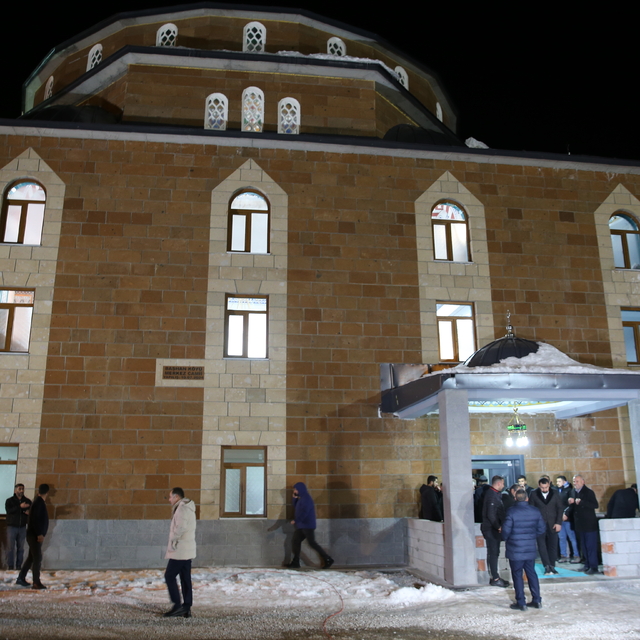 Bitlis'te ibadete açılan camide Regaip Kandili programı düzenlendi