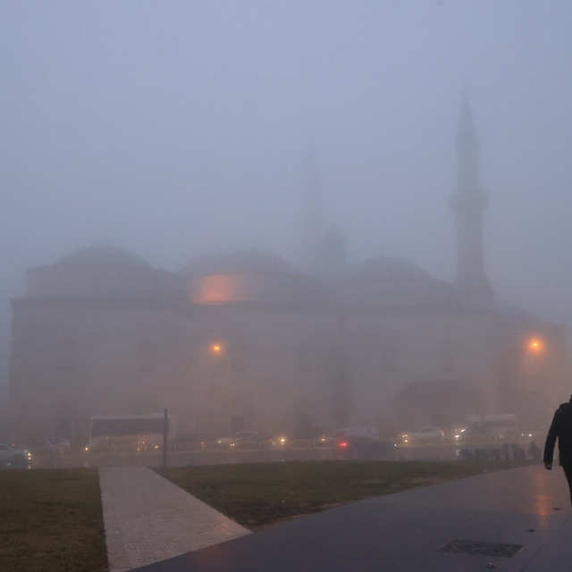 Edirne'de sis etkisini dünden bu yana sürdürüyor