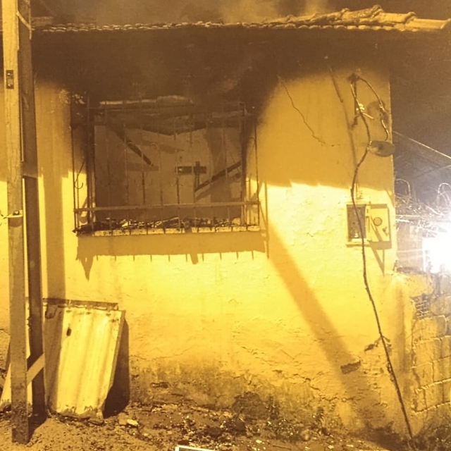 Balıkesir'de çıkan ev yangınında 2 kardeş öldü