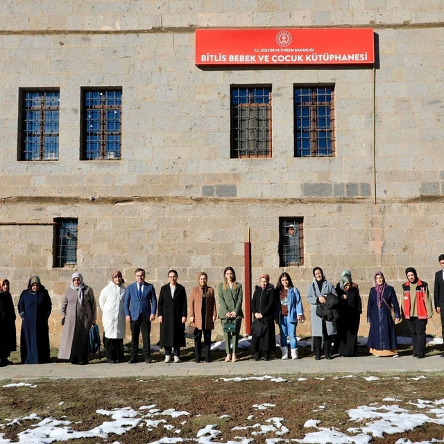 Bitlis'te "Annemle Kütüphanedeyim" projesi hayata geçirildi