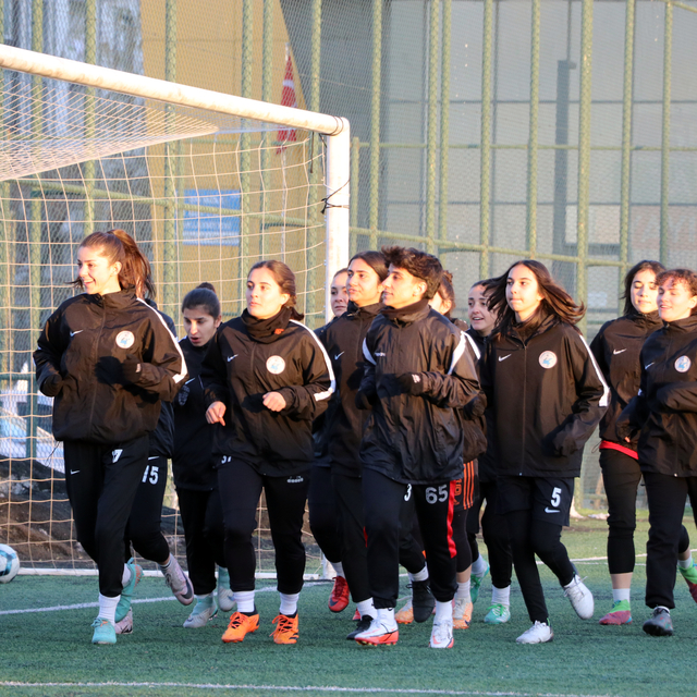 Vangücü Kadın Futbol Takımı grubunda namağlup lider