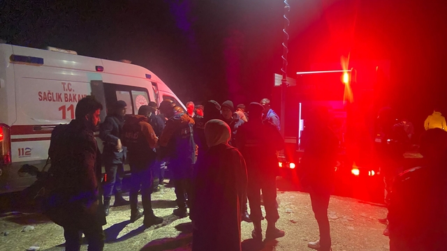 Adıyaman'da baraj göletinde mahsur kalan 2 kişi kurtarıldı