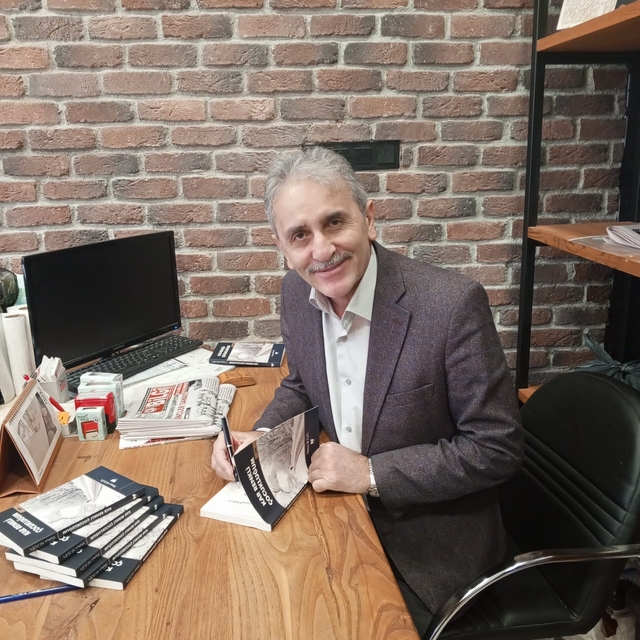 Ahmet Sezgin, hatıra türünde "yılın yazarı" ödülüne layık görüldü