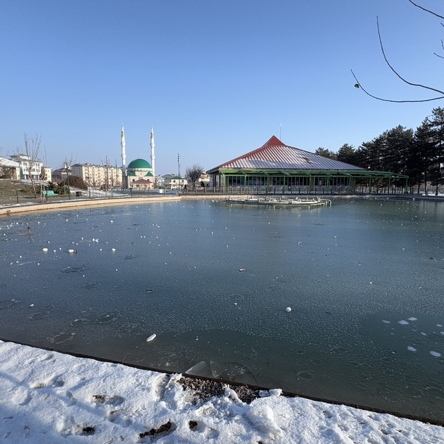 Van ve Muş'ta soğuk hava etkili oldu