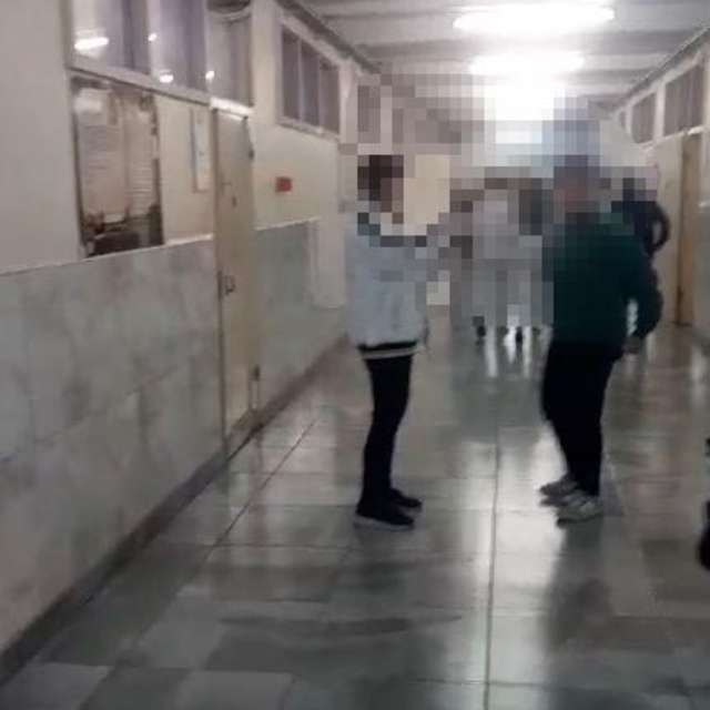 Okul hoparlöründe Ferdi Tayfur şarkısı