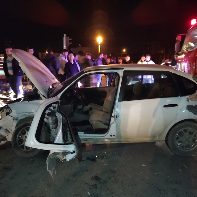 Samsun'da kamyonet ile otomobilin çarpıştığı kazada 4 kişi yaralandı