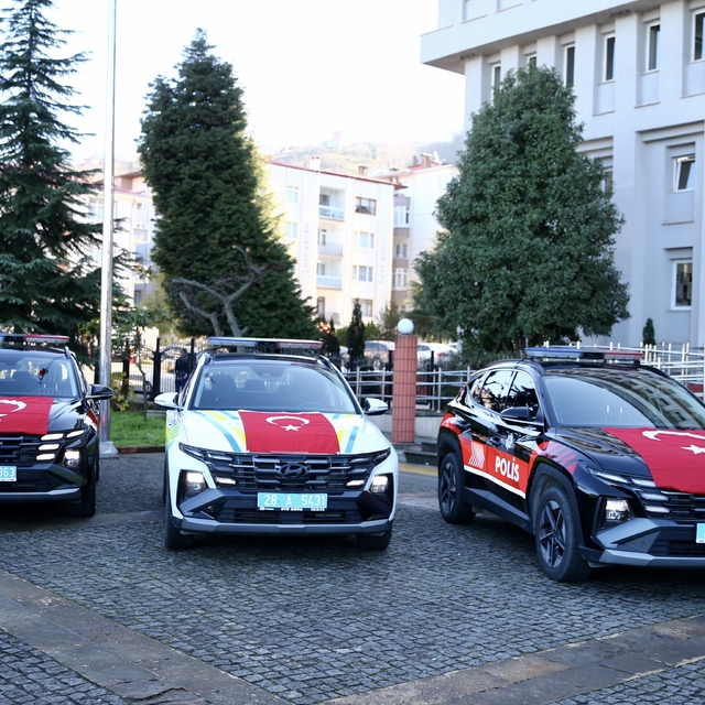 Giresun'da jandarma ve emniyet teşkilatına 65 araç tahsis edildi