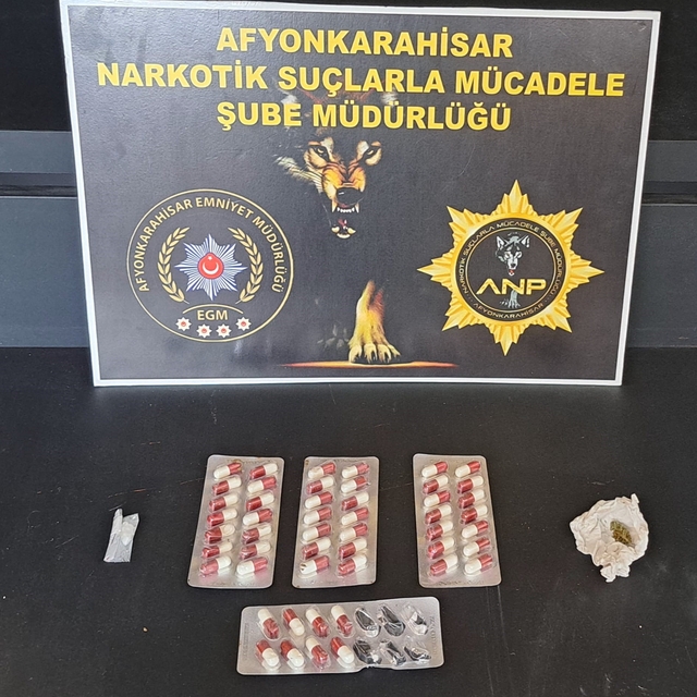 Afyonkarahisar'da uyuşturucu operasyonunda 8 şüpheli yakalandı