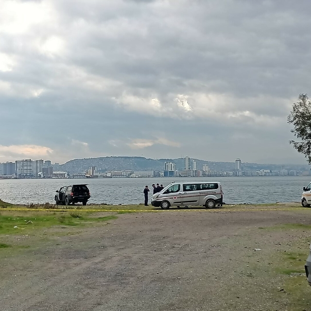 İzmir'de sahilde kadın cesedi bulundu