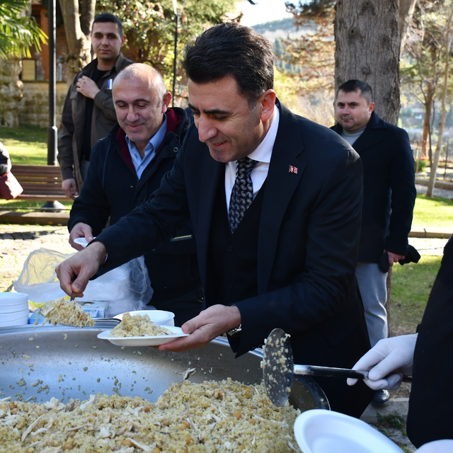 Bilecik'te her hafta cuma günleri vatandaşlara pilav ikram edilecek