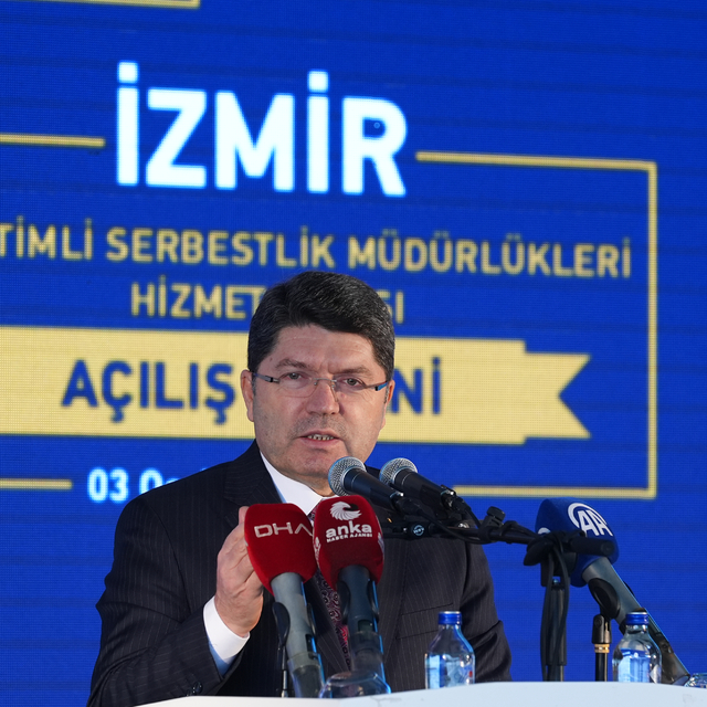 Adalet Bakanı Tunç, İzmir'de açılış töreninde konuştu: