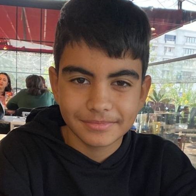 7'nci kattaki evlerinin penceresinden düşen Eyüp Efe, öldü